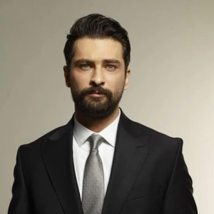 Актёр Онур Туна